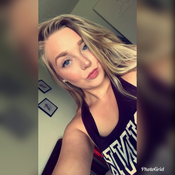 Profile Picture of Monica Baird (@monicaa_baird) on Poshmark