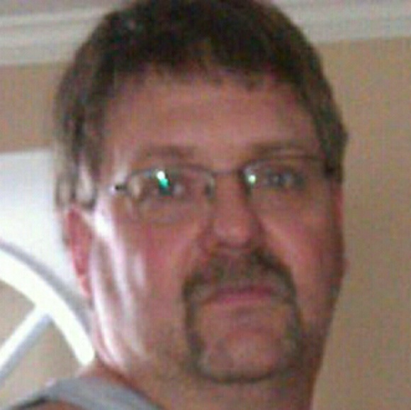 Profile Picture of Paul Edward (@pauledward825) on Poshmark