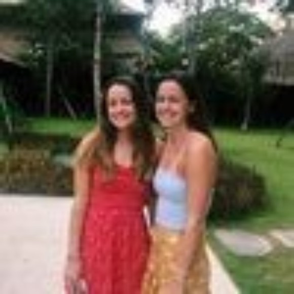 Profile Picture of Arnita Mikki (@mikkiyjarnita25) on Poshmark