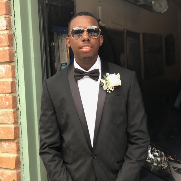 Profile Picture of Nicolas Hall (@nicolas10056) on Poshmark