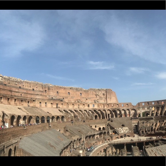 Profile Picture of Maria Lo piccolo (@mlopiccolo960) on Poshmark