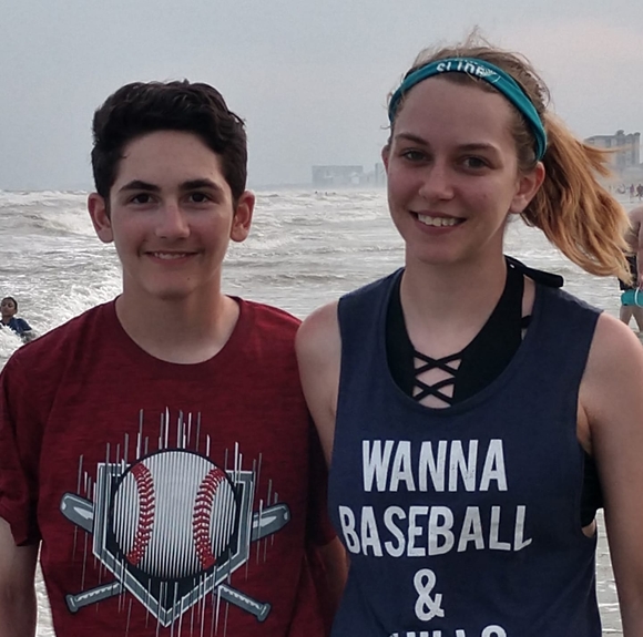 Profile Picture of Danielle Dedona (@danid31) on Poshmark