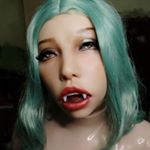 Profile Picture of 温雪 (@xueworld) on Instagram