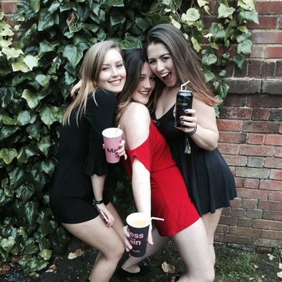 Profile Picture of Bobbiee ☀ (@bobbie_taylor_) on Twitter