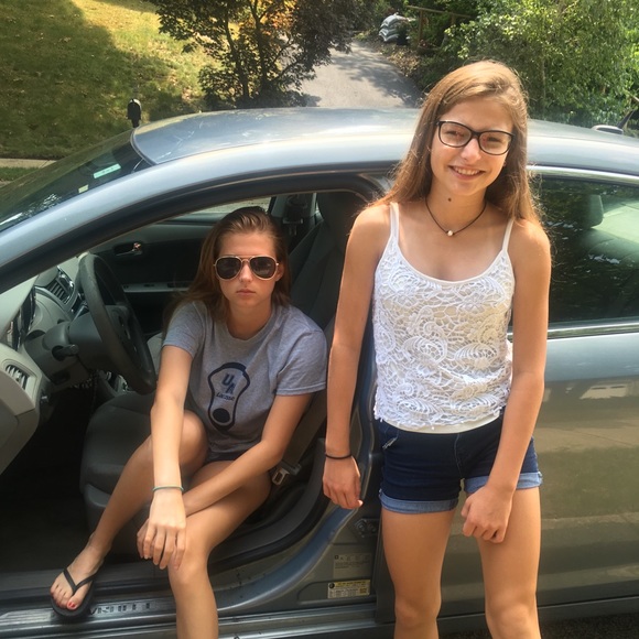 Profile Picture of Colletta Roberts (@collettaroberts) on Poshmark