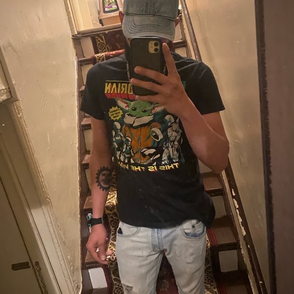 Profile Picture of Noel Velez (@noelvelezt) on Poshmark