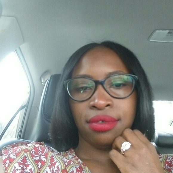 Profile Picture of Caletha Cornelius (@ccor0887) on Poshmark