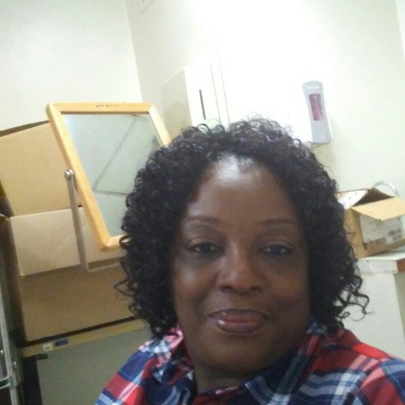 Profile Picture of Shellyann Henry (@sahenry51) on Poshmark