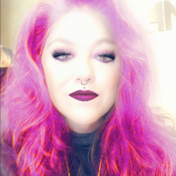 Profile Picture of Kerrie Calhoun (@kwcalhoun) on Poshmark