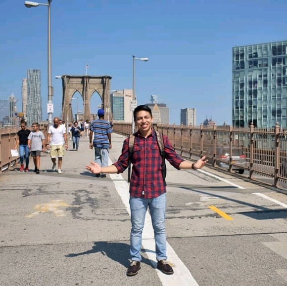 Profile Picture of Luis Vivar (@lvivar1) on Poshmark