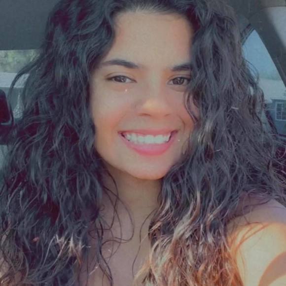 Amanda Amores - Poshmark Profile Picture of Amanda Amores (@amanda022599) on Poshmark