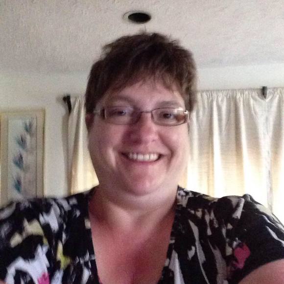 Angie Tokarek - Poshmark Profile Picture of Angie Tokarek (@angietok16) on Poshmark