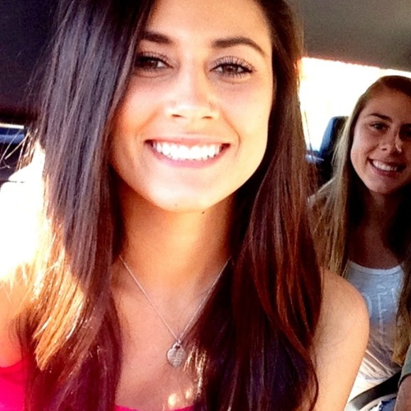 Profile Picture of Justine Rosendale (@justrose4) on Poshmark