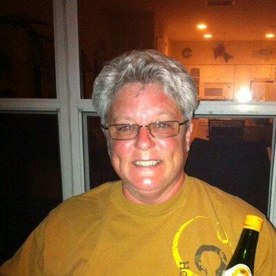 Profile Picture of Lisa Stricklin (@stricklin66) on Twitter