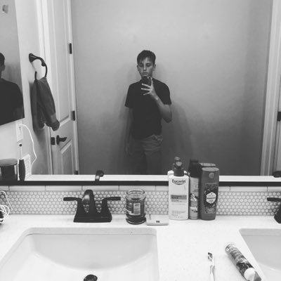 Profile Picture of Xd Wōlf (@byron52538380) on Twitter