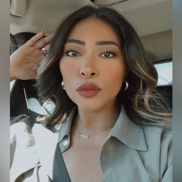Profile Picture of Itzel Cisneros (@itzelkitty) on Poshmark