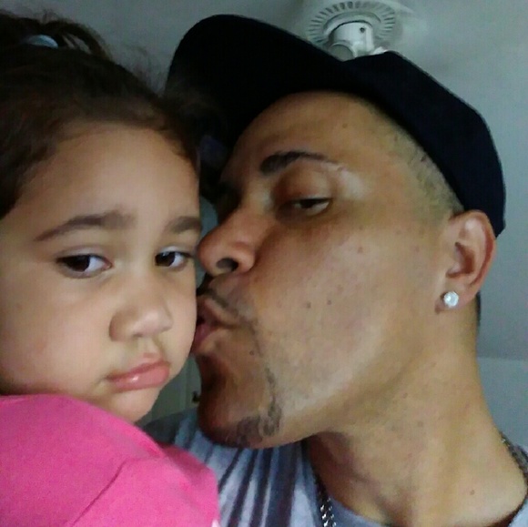 Alberto Montanez - Poshmark Profile Picture of Alberto Montanez (@misteriozo) on Poshmark