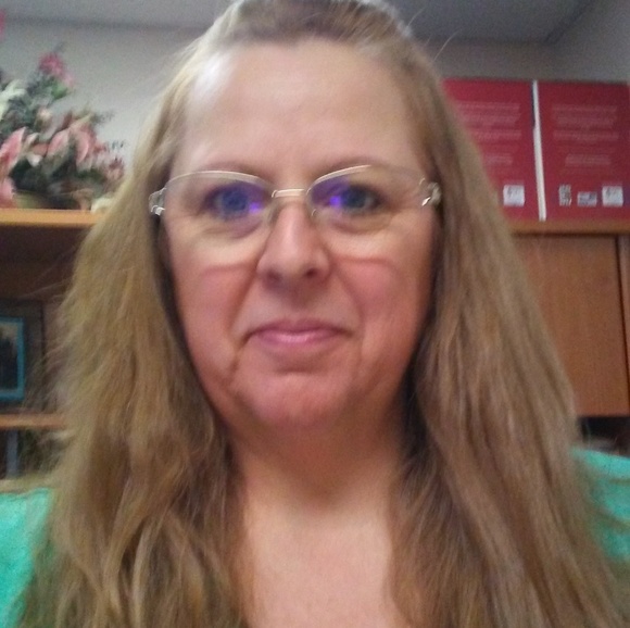 Profile Picture of Pamela Dixon (@pkdixon67) on Poshmark