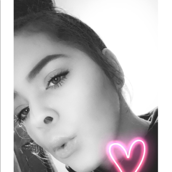 Profile Picture of Samantha Compagnari (@messisamx7) on Poshmark