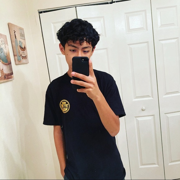 Joseph Navarrete - Poshmark Profile Picture of Joseph Navarrete (@josephnavarrete) on Poshmark