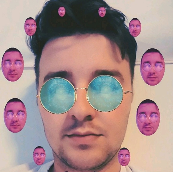 Profile Picture of Andrew Scheppegrell (@aschep16) on Poshmark