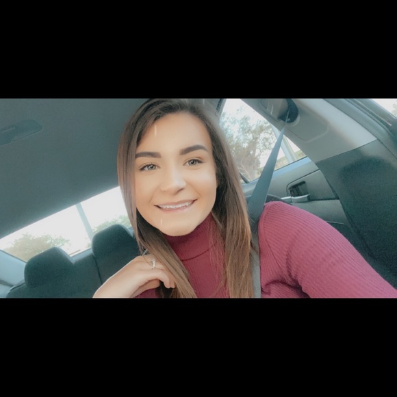 Profile Picture of Bali Puglisi (@puglisibali) on Poshmark