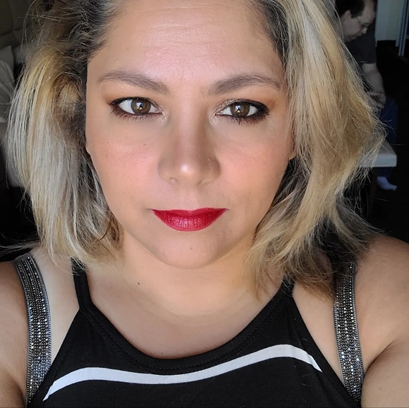 Profile Picture of Shawna Schroeder (@slvb3) on Poshmark