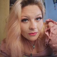 Profile Picture of Genevieve Sharp (@genevieve-sharp-1) on Quora