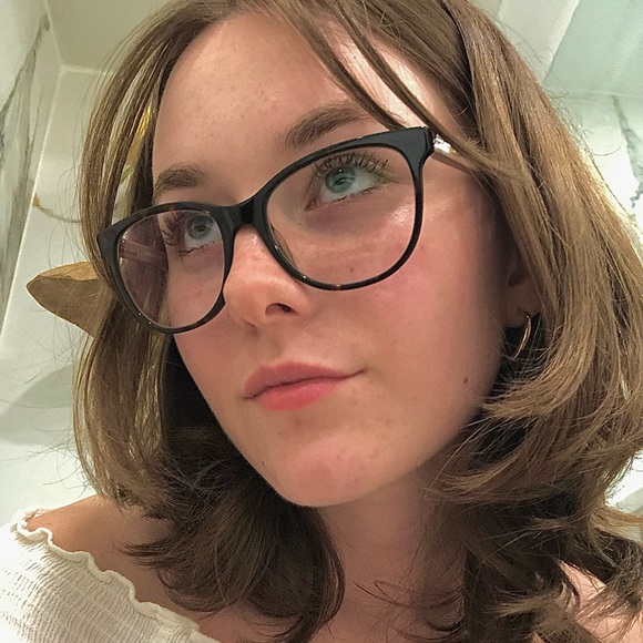 Profile Picture of Julia Klimek (@juliaklimek04) on Poshmark