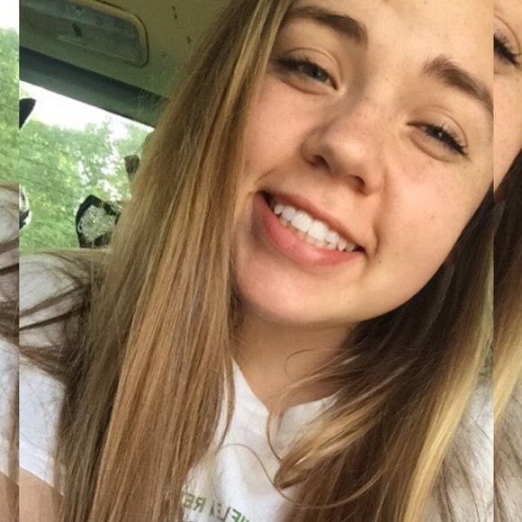 Profile Picture of Tallyn Kagarise (@tmkagarise) on Poshmark