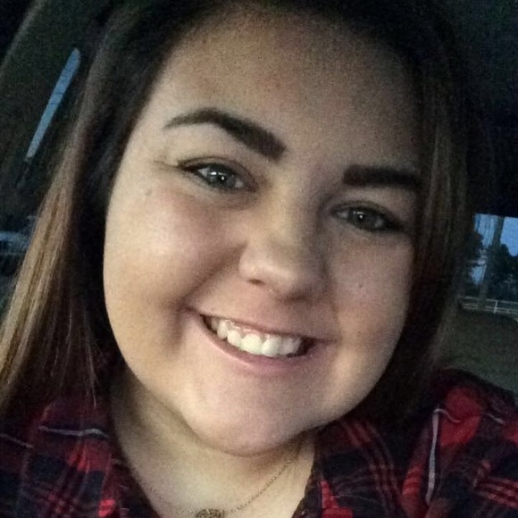 Profile Picture of Tiffany Dimaggio (@t_dimaggio) on Poshmark