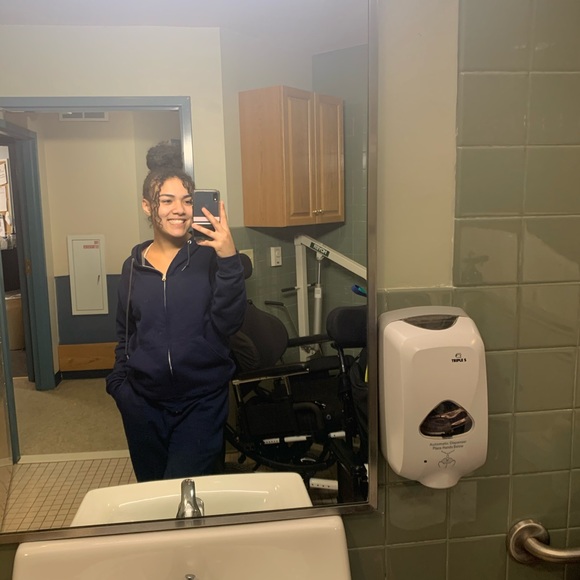 Jaden Joyce - Poshmark Profile Picture of Jaden Joyce (@jadenjoyce16) on Poshmark