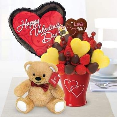 Profile Picture of Maxine Howell (@maxineh76596880) on Twitter