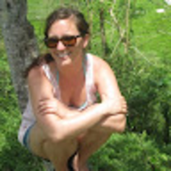 Profile Picture of Jennifer Benson (@jenniferbens454) on Poshmark