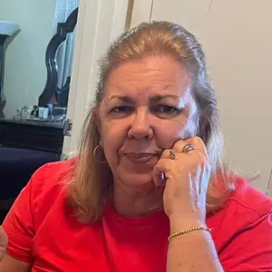 Profile Picture of Rosario (@charyn28) on Tiktok