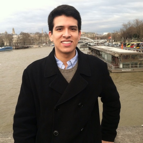 Profile Picture of Joshua Hoyos (@joshhoyos) on Poshmark