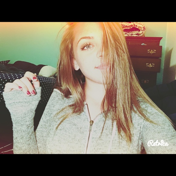 Profile Picture of Madison Heffran (@themaddyy) on Poshmark