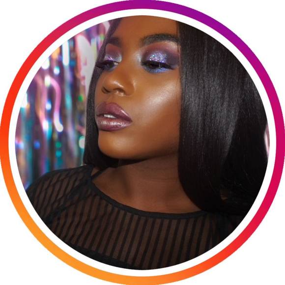 Profile Picture of Oceana Moore (@makeupsnob) on Poshmark