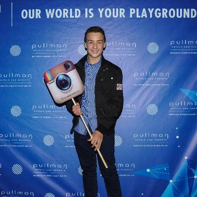 Profile Picture of Max&Vines (@maxandvines) on Twitter