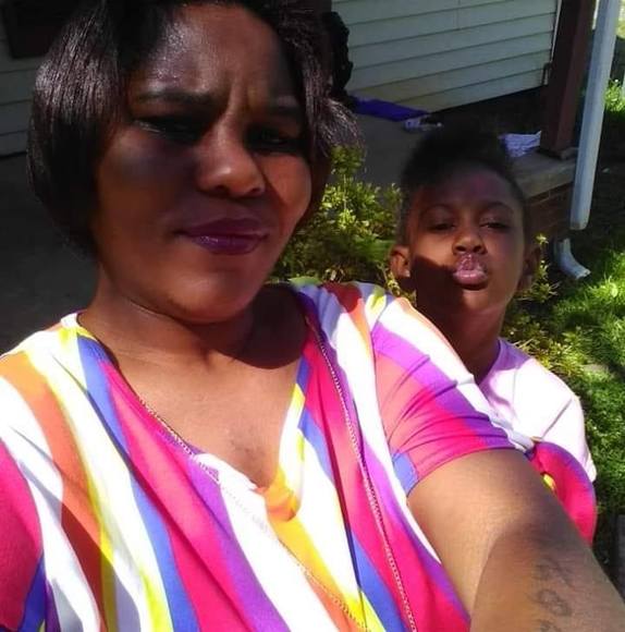 Profile Picture of Iris Day (@iday1217) on Poshmark