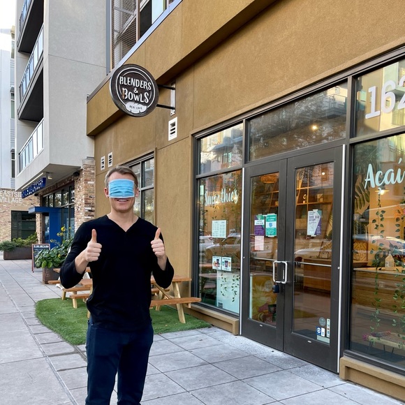 Profile Picture of Joe Howe (@joe_howe) on Poshmark