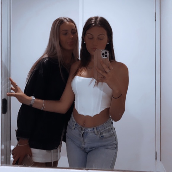 Profile Picture of Jade Kennedy (@jadeskkennedy) on Poshmark