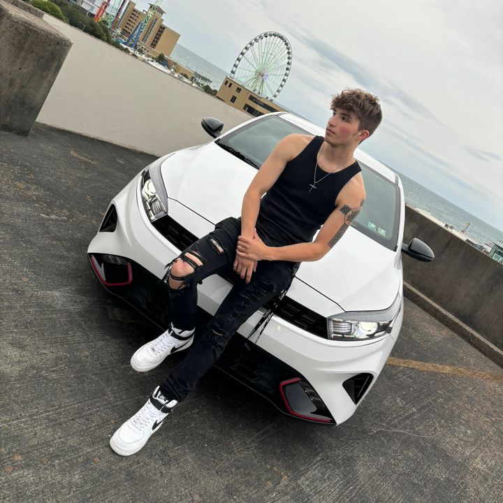 Profile Picture of Derek Gill (@derekgill15) on Tiktok