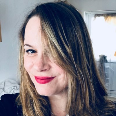 Profile Picture of Caroline Smith (@caroandmertle) on Twitter