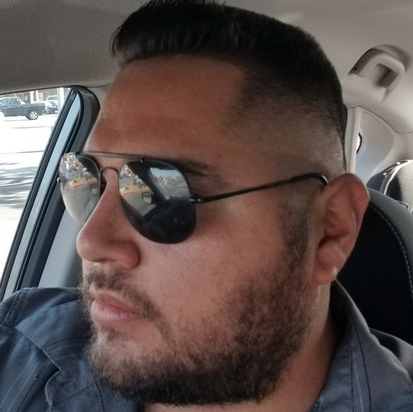 Profile Picture of Daniel Serafin (@danielserafin92) on Poshmark