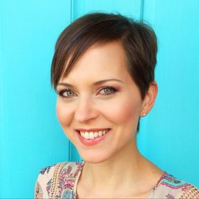 Profile Picture of Emily @ Pretty Pies (@emilyrosespain) on Pinterest