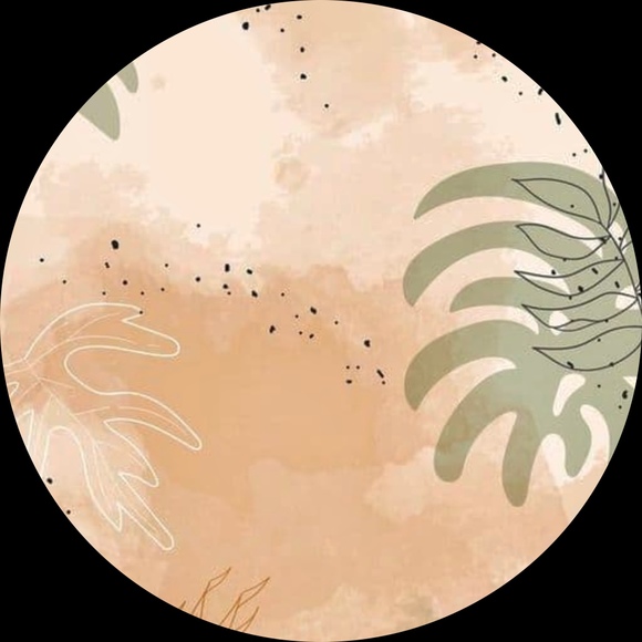 Profile Picture of Elizabeth Graulich (@e_graulich) on Poshmark