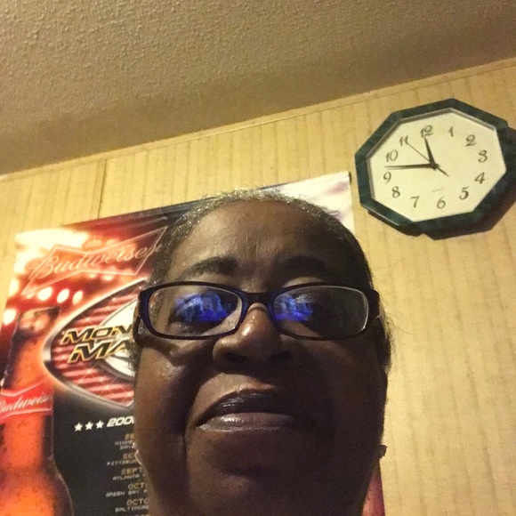 Profile Picture of Edith Smith (@tjay2008) on Poshmark