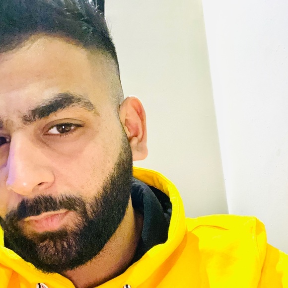 Akshay Bhatia - Poshmark Profile Picture of Akshay Bhatia (@akshaybhatia435) on Poshmark