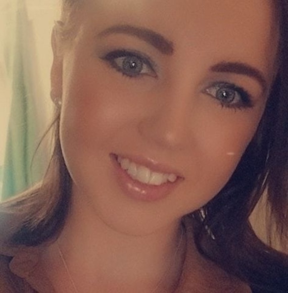 Profile Picture of Emily Apted (@aptedem) on Poshmark